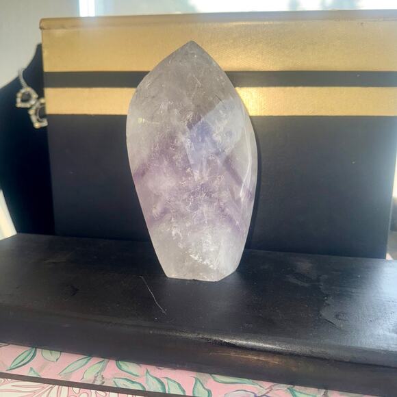 Premier Brazilian Smokey Amethyst Flame 6.5″ Tall – 36.7 oz - Picture 1 of 5